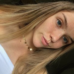 Meet your Posher, Abigail